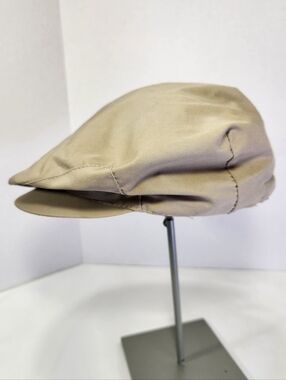 Chromatics Newsboy Cap Men's Beige Lined Classic Style Size Medium With Snap